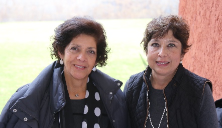  Ofelia Díaz Infante y Tere Díaz Infante.