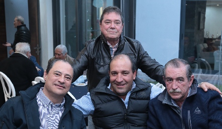 Los Valle.
