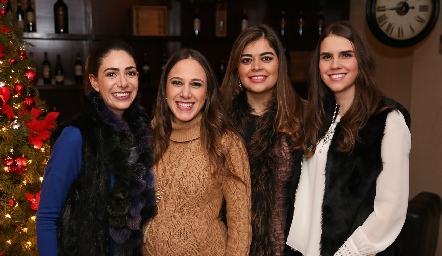  Andrea Lorca, Begoña Del Valle, María José Motilla y Ana Gaby González.