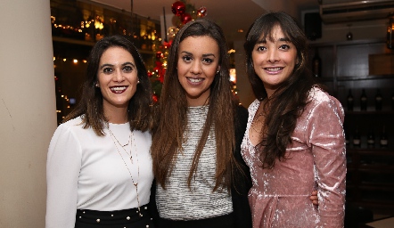  María José Aranda, Pía González y Verónica Montelongo.