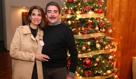  Lourdes Velázquez y Manuel Álvarez.