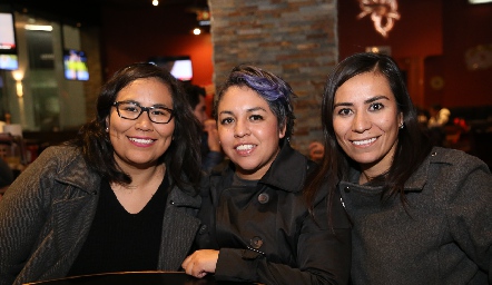 Nancy Alvarado, Kesia Guerrero y Blanca Alvarado.