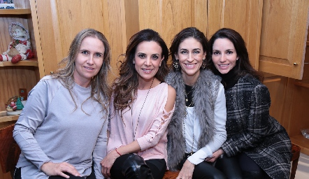  Andrea Martínez, Paola Meade, Sofía Hinojosa y Mariana Ávila.