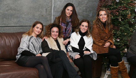  Viviana, Julieta, Ana Paula, Romina y Vero.