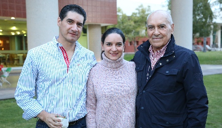  Amadeo, Estela y Amadeo Calzada .