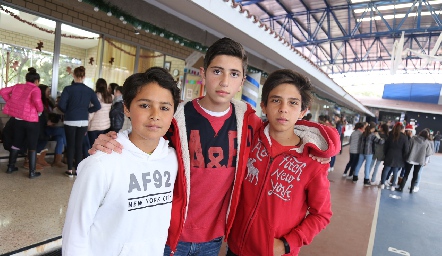  Nicolás, Diego y Santi.