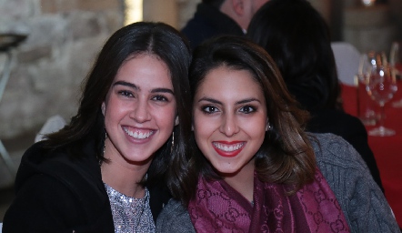  Natalia Navarro y Regina Oliva.