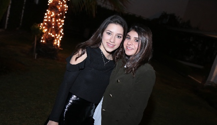  Ana Gaby Alba y Regina Estrada.