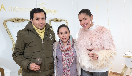  Francisco Moreno, Mariana Estrada y Maryalex Guinand.