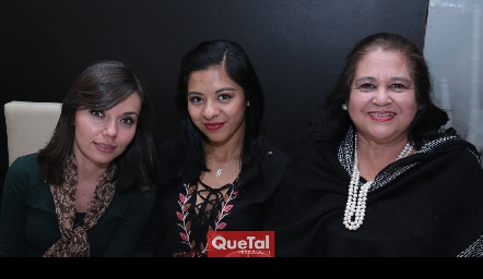  Mariana Franco, Gabriela López y Licha Enríquez.