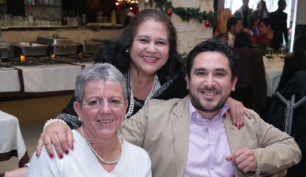  Licha Enríquez, Araceli Goñi y Oliver Cuéllar.