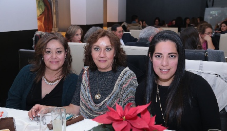  Ivonne García, Josefina Delgado y Nancy López.