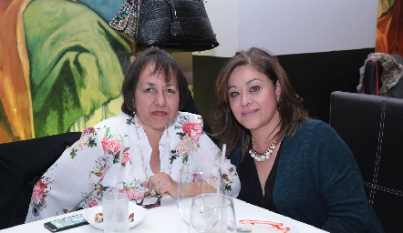  Carmen Barrientos e Ivonne García.