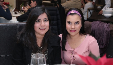  Carolina Mata y Gaby Ruelas.