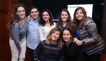  Scarlet Garelli, Gunter Stahl, Yolanda Aguillón, Sofía González , María José Motilla, Maité Autrique y Sofía García.