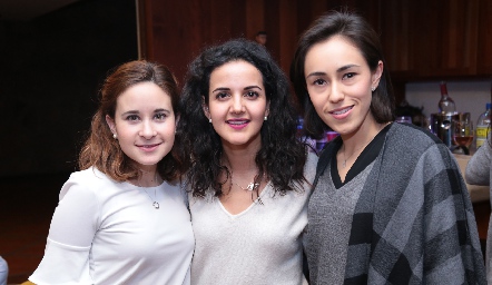  María José Barrera, Yolanda Aguillón y Midori Barral.