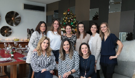  Vale Ibarra, Jimena Ibarra, Prisca Navia, Marcela Pérez, Paulina Vivanco, Isa Martí, Lorena Ibarra, Cecilia Padrón y Marifer Ramirez.