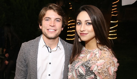  Bernardo Elizondo y Madeleine Cantú .