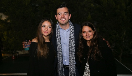  Karla Villalpando,  Andrés Domínguez y Emilia Quevedo.