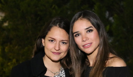  Emilia Quevedo y Karla Villalpando .