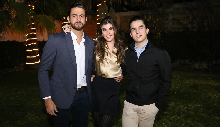  Alejandro Navarro, Jimena Reyes y Alejandro Sánchez .
