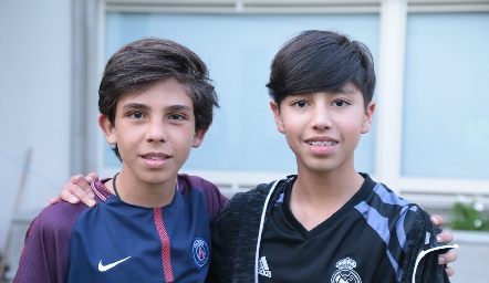  Santi y Camilo.