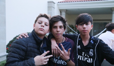  Moy, Santi y Camilo.