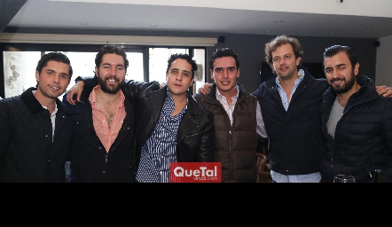 Gerardo Serrano, Alejandro Zamanillo, Alex, Xavier Azcárate, Alejandro Abud y Marco Güemes.