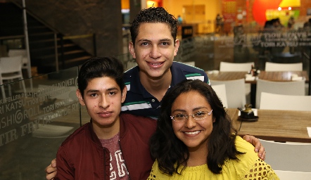  Carlos Silva, Alan Rosales y Daniela Padilla.