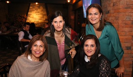  Adriana Rueda, Sandra Morelos, Lucila Landero y Gaby Milán.