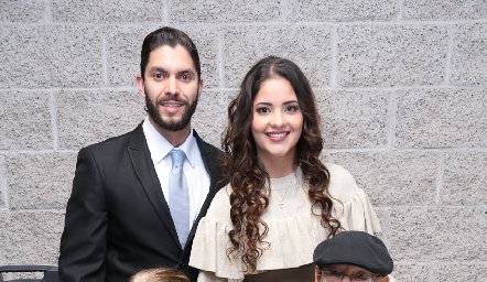  Mauricio y Ale con los abuelitos de Ale, Flora Carreras y Oswaldo Martínez.