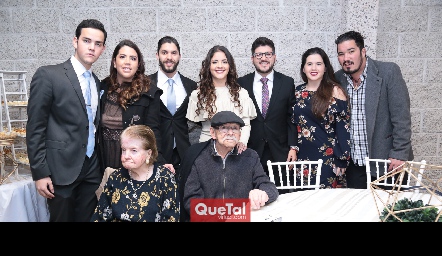  Nacho Gascón, Gaby Carrillo, Mauricio y Ale, Emmanuel Carrillo, Daniela Gascón, Juan Pablo Meade, Flora Carreras y Oswaldo Martínez.