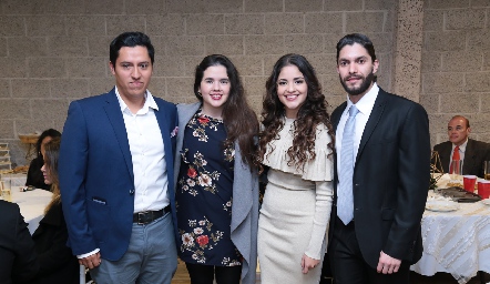  Azael Arellano, Daniela y Ale Gascón y Mauricio Kury.