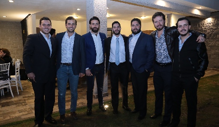  Mauricio con sus primos.