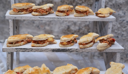  Canapés.