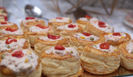  Canapés.