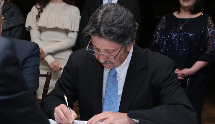  Firma de acta civil.