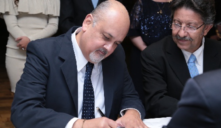  Firma de acta civil.