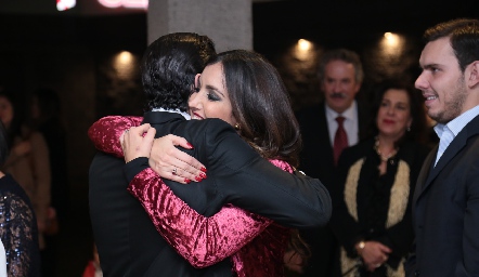  Felicitaciones.