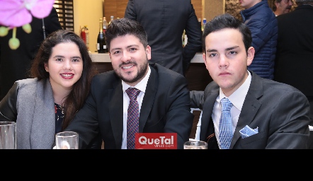  Daniela Gascón, Emmanuel Carrillo y Nacho Gascón.