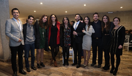 Ale y Mauricio con sus mejores amigos.