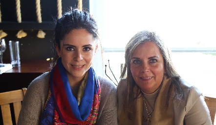  Silvia Díaz de León y Amparo Lomelín .