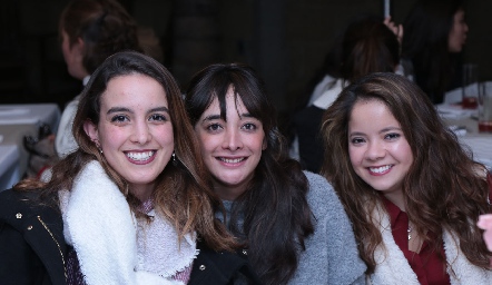  Ana Paola Fernández, Verónica Montelongo y María Fernanda Carrillo.