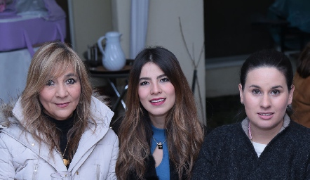  Cristina Córdova, Ana Sofi Muñiz e Isa López.