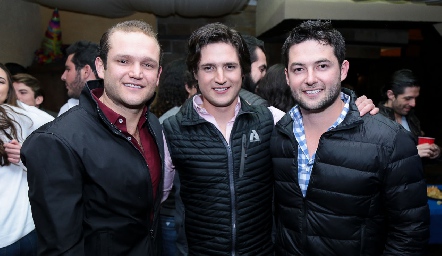  Rubén con sus hermanos Abel y Óscar Rangel.