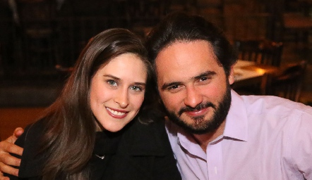  Paola Oliva y Carlos Ortiz .