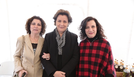  Patricia, Martha y Ana Luisa Torres.