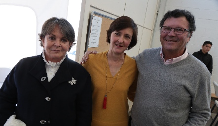  Tesa Vertiz, Mary Carmen Bárcena y Roberto Meade.