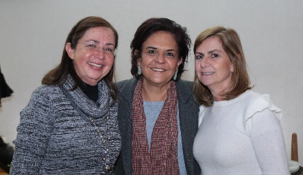  Marcela Rangel, Cape Silos y Mary Pepa Valladares.