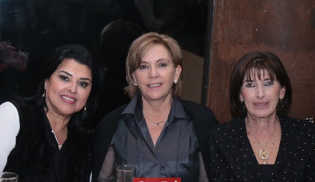  Diana Reyes de Romo, Rosy Mercado de Torres y Maggie de Jourdain.